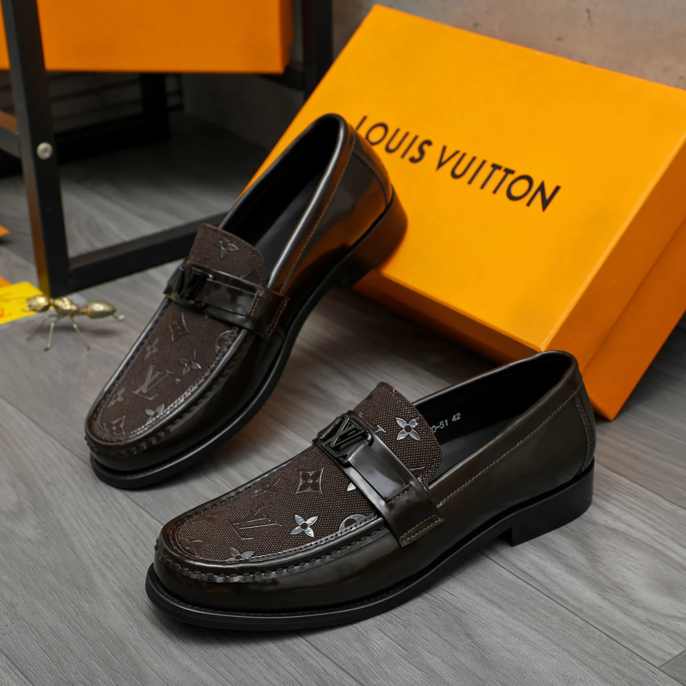 Men's shoes 💰p460 Product trademark: LV "Louis Vuitton" business slip-on leather shoes Regular size: 39-45 (45 is custom-made and non-returnable) Product materials: Selected embossed cowhide upper, cowhide lining, original rubber outsole
